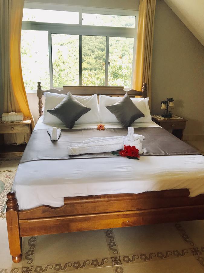 Mountain Lodge Anse Volbert Village Dış mekan fotoğraf