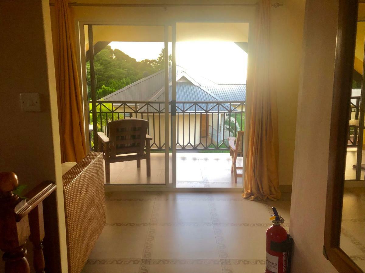 Mountain Lodge Anse Volbert Village Dış mekan fotoğraf