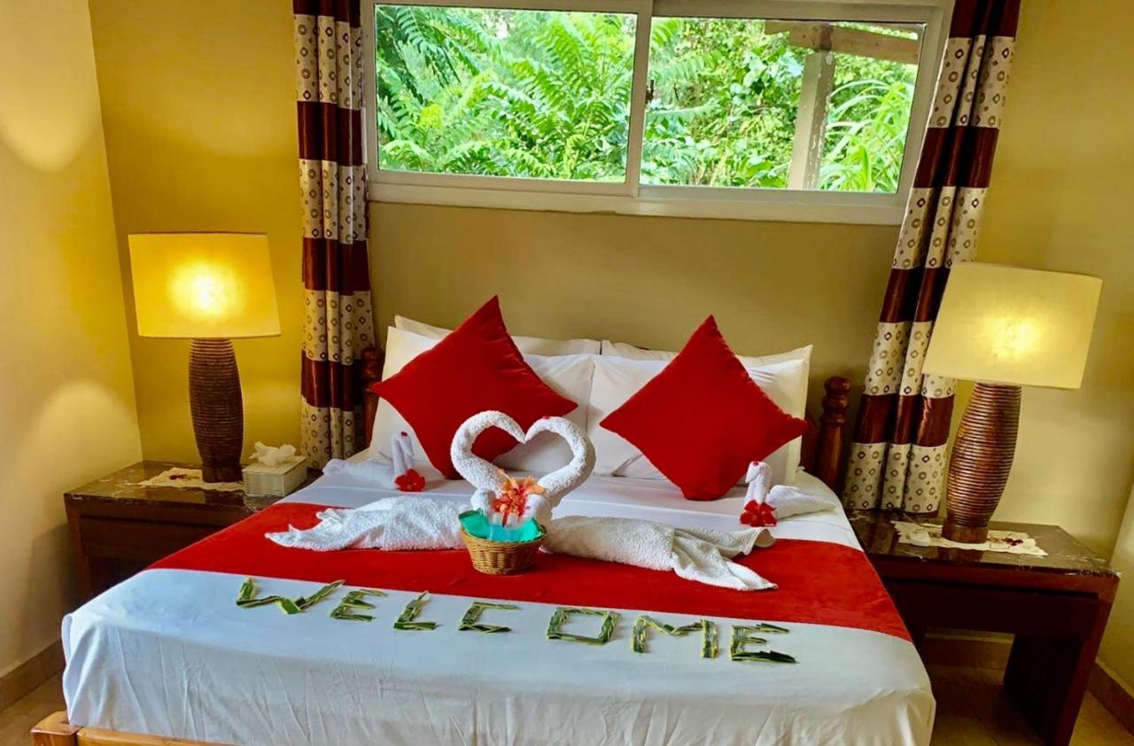 Mountain Lodge Anse Volbert Village Dış mekan fotoğraf